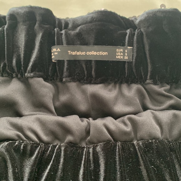 NWOT Zara Black Velvet Sequin Skirt size Small - Picture 5 of 5
